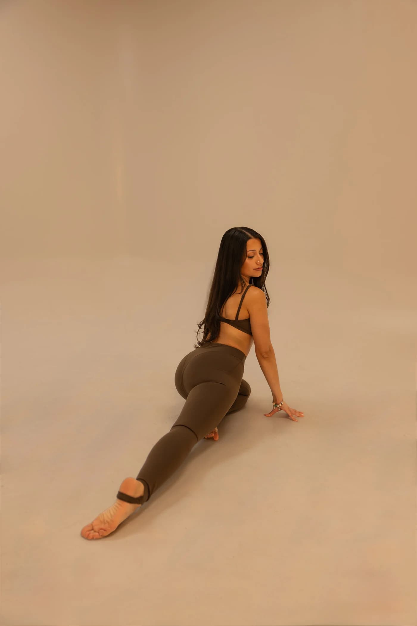 Denise demonstrating sculpt movement